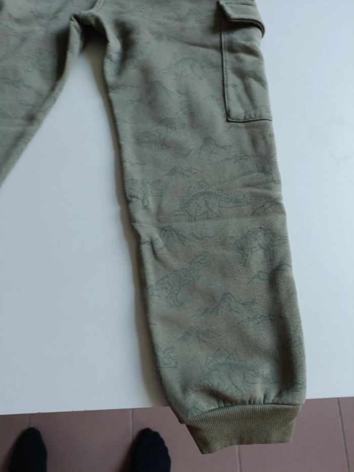 Pantalon jogging type cargo dinosaure Gémo 10 ans - photo numéro 9