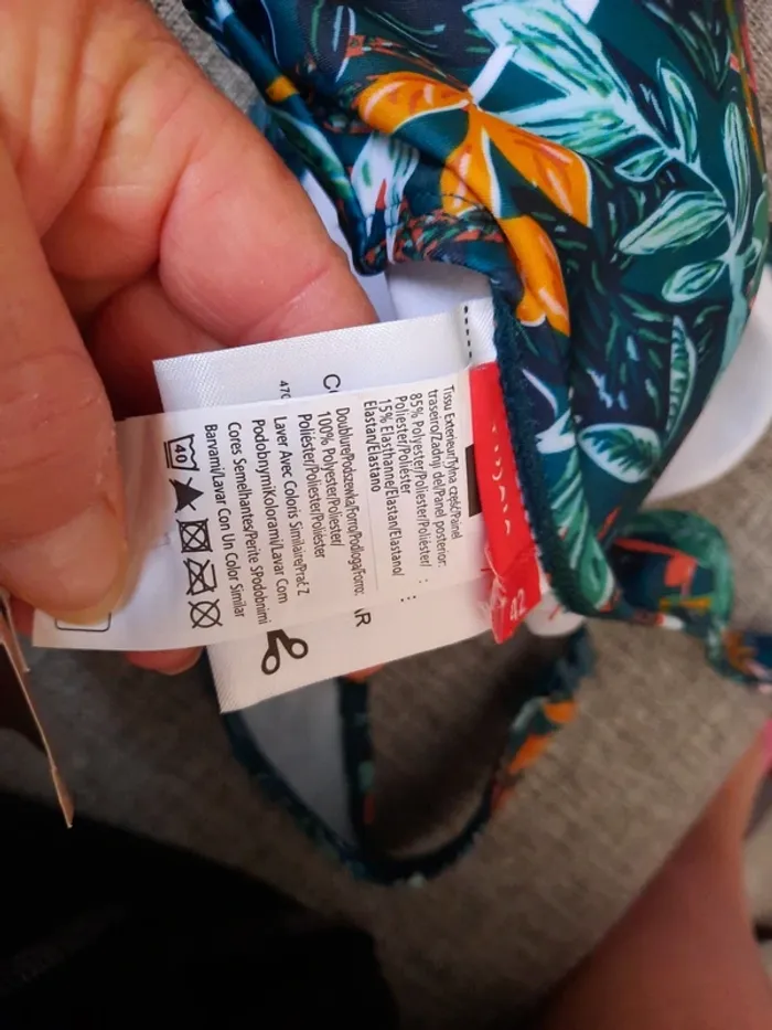 Haut de maillot de bain neuf tissaia - photo numéro 5