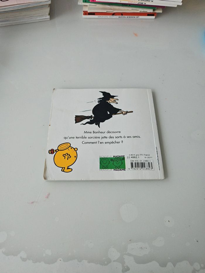 Livre Mme bonheur et la sorcière - photo numéro 2