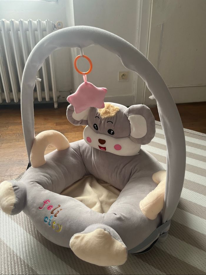 Assis bébé des 3mois - photo numéro 2