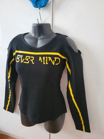 Tee shirt noir jaune taille XS 34 coquette street style épaules dénudés aesthetic