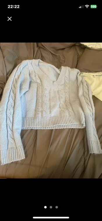 Pull col V bleu clair femme – chic & confortable, bon état
