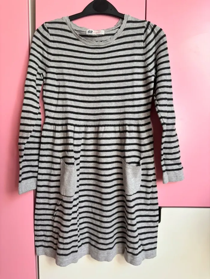 Robe pull H&M 122/128 8 ans - photo numéro 2