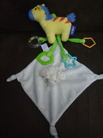 Doudou et jouets bébé