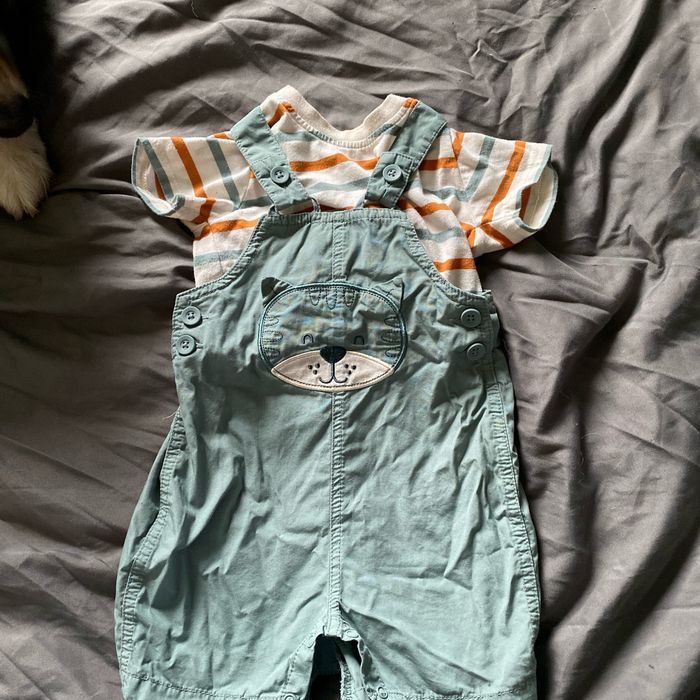 Ensemble salopette teeshirt