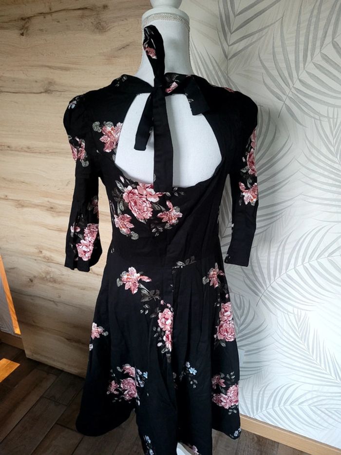 Sublime robe vintage taille 40 noir et fleur - photo numéro 3