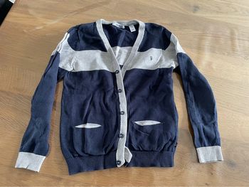 Gilet col V okaidi taille 6 ans