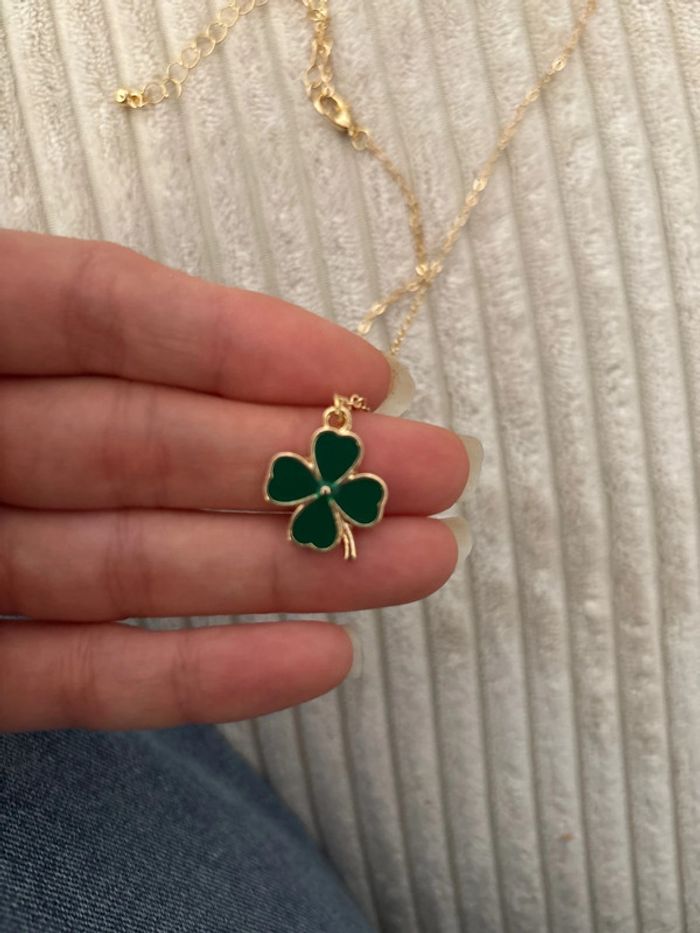 Collier à trèfle à 4 feuilles - photo numéro 3