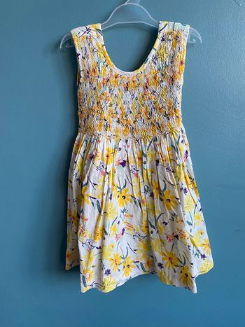 Jolie robe fleurie jaune