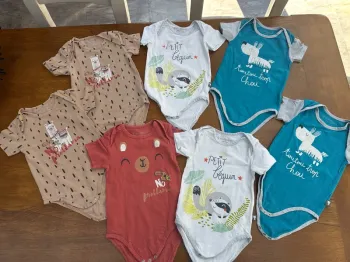 Lot de 9 bodies petit béguin 3 ans