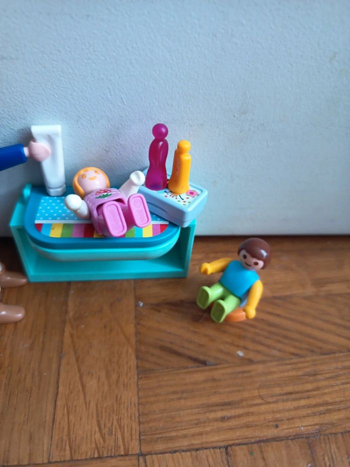 Maman avec bébé et table à langer playmobil - photo numéro 5