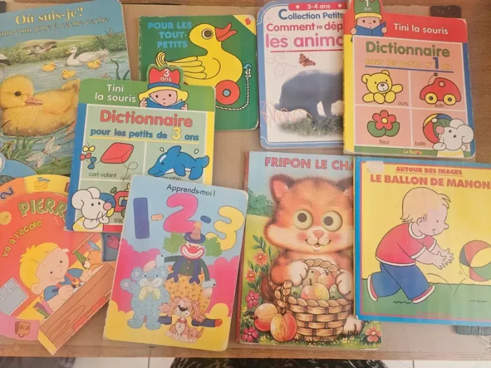 Lot 9 livres bébé