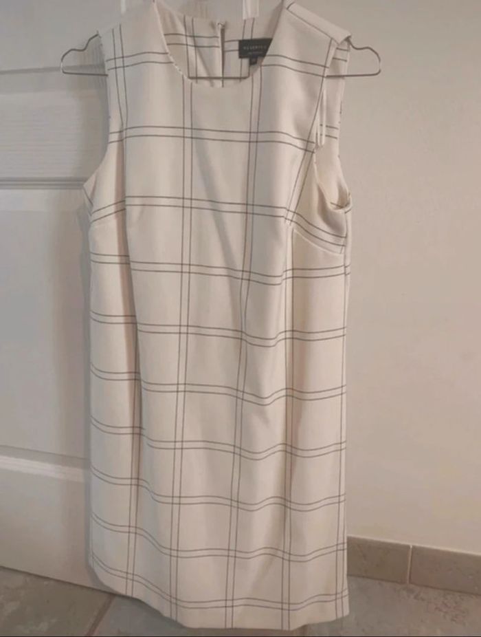 Robe femme blanc taille 34 marque Reserved