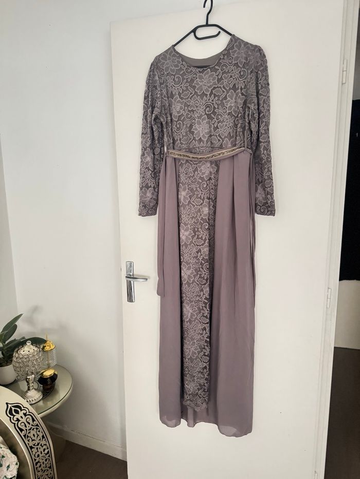 Magnifique Robe Longue en Dentelle - Mauve Vieux - photo numéro 3
