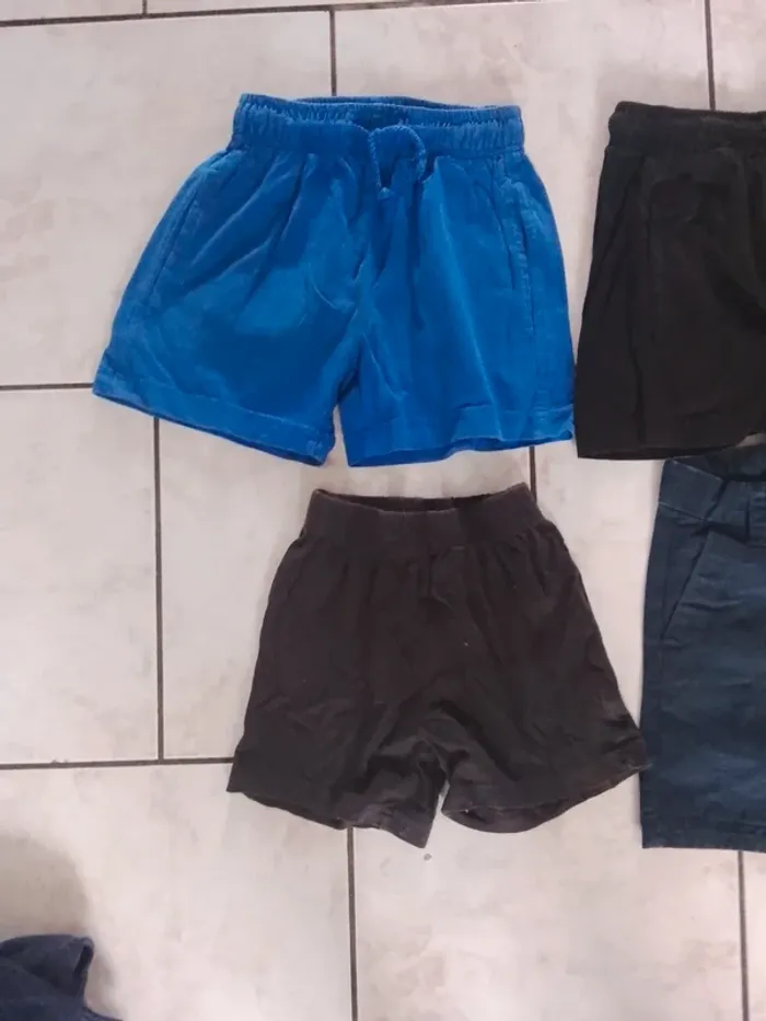 Lot short 4ans - photo numéro 2