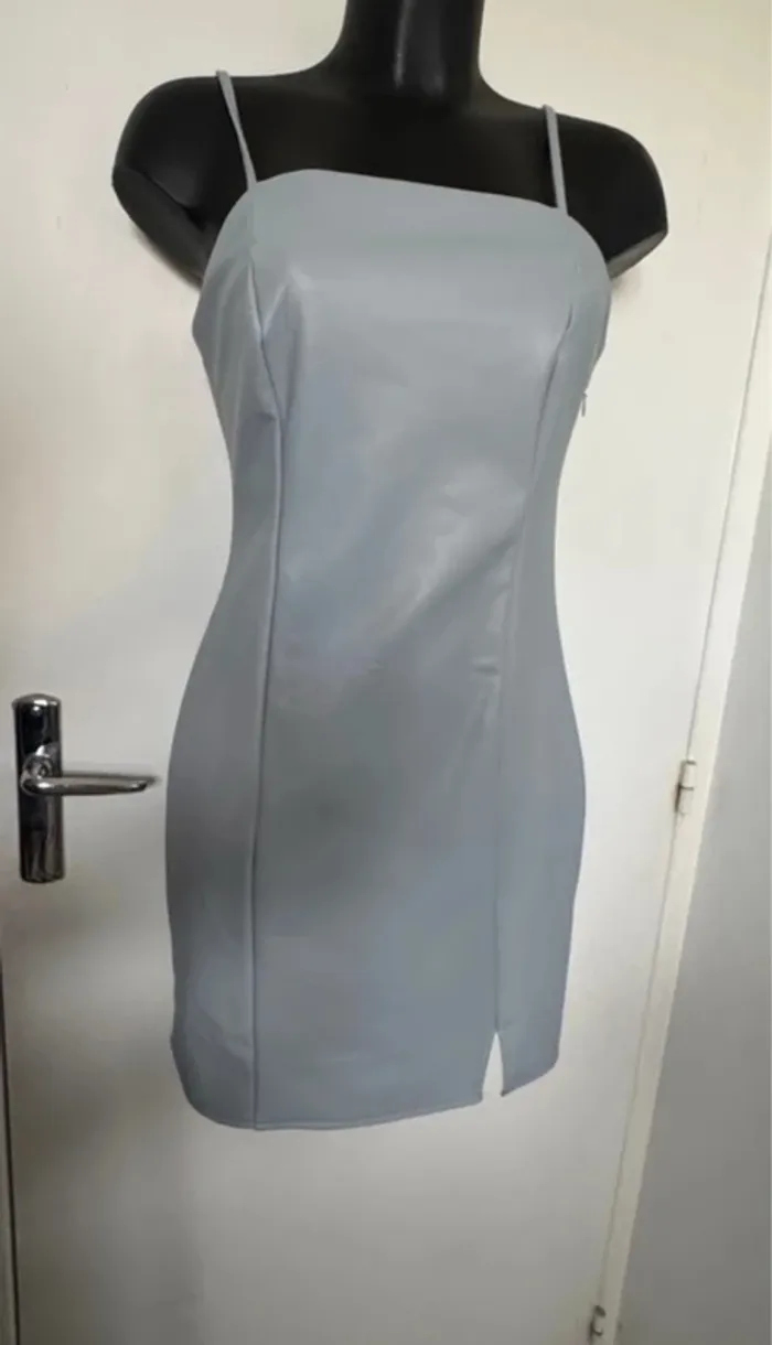 Robe simili cuir neuve taille M - photo numéro 2