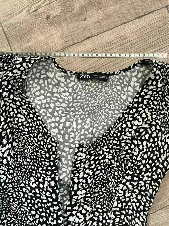 Robe décolleté Zara taille 34 - photo numéro 5
