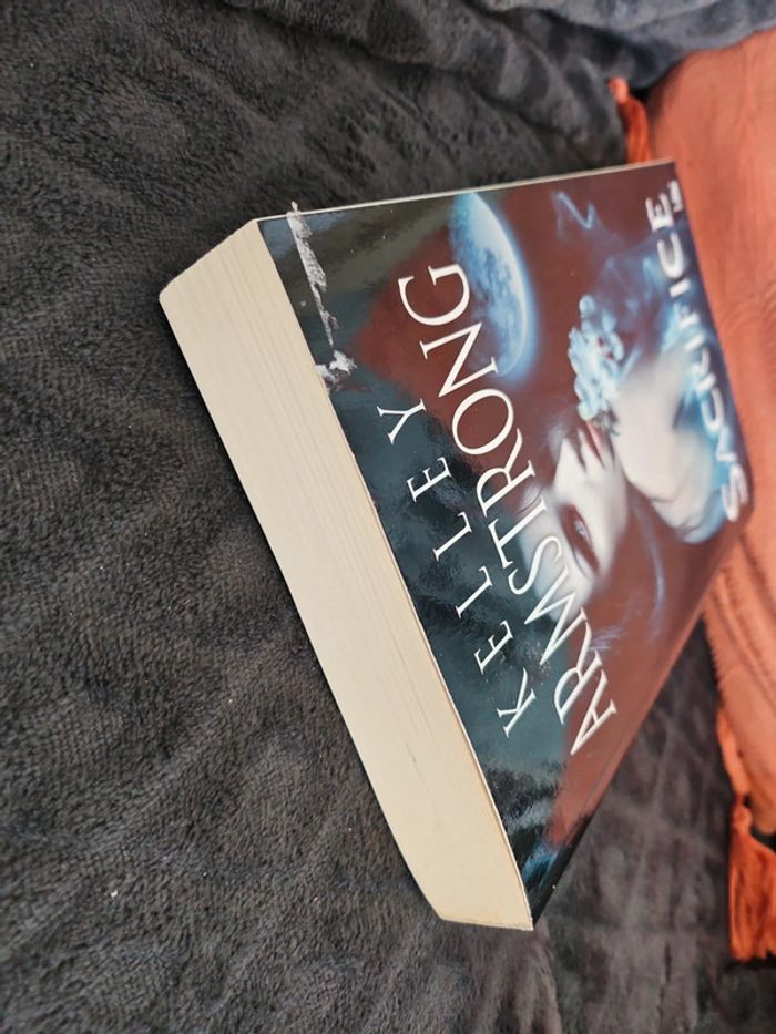 Livre broché kelley Armstrong sacrifice - photo numéro 6