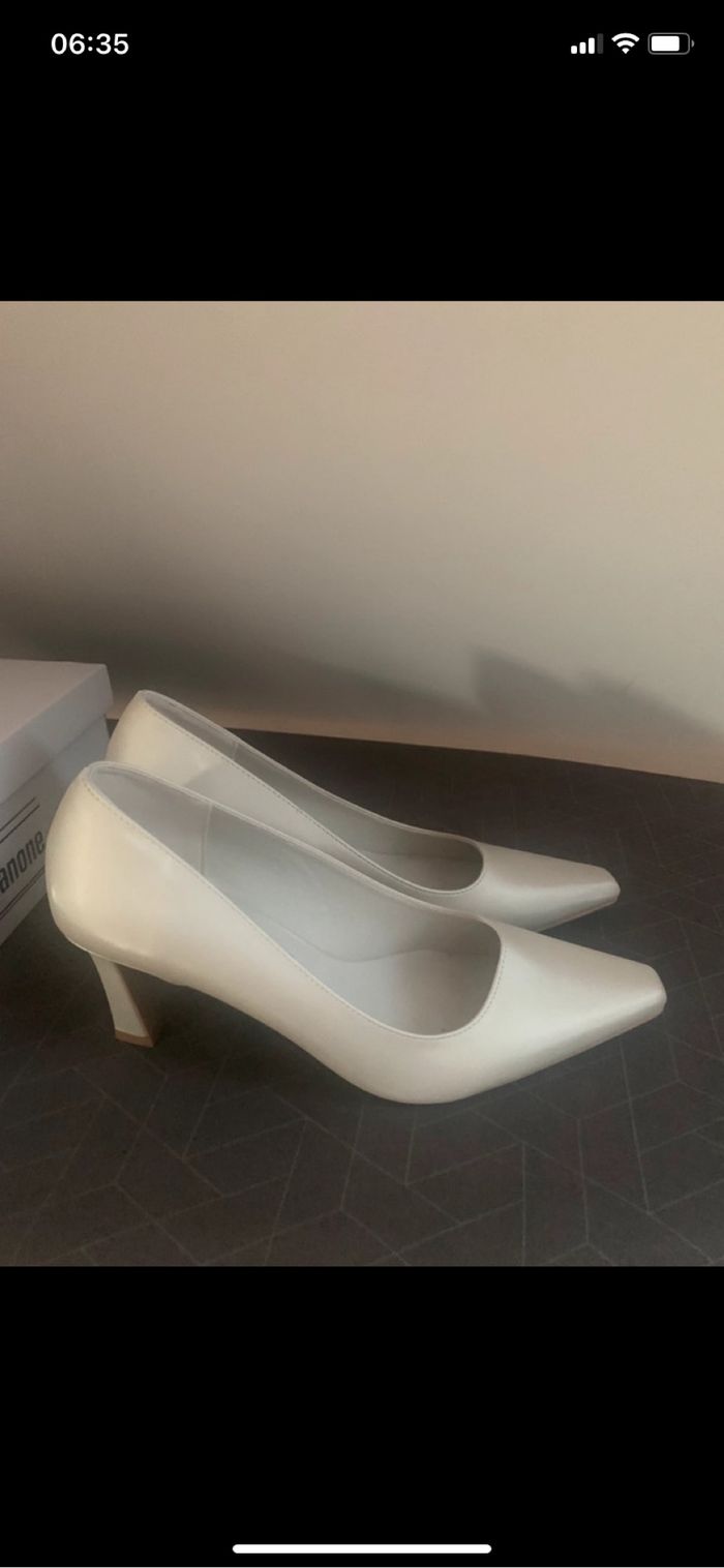 Chaussures neuves - photo numéro 2