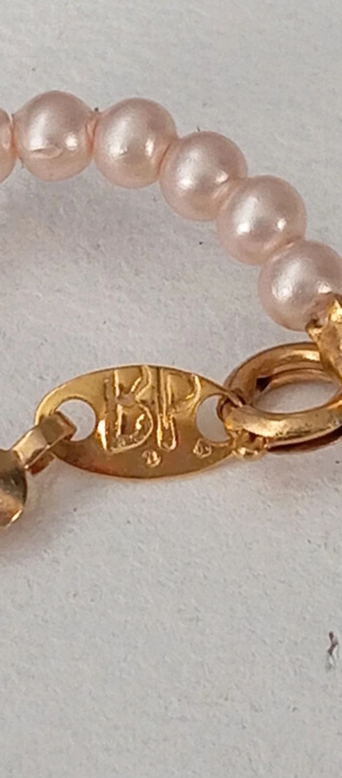 Collier de perles blanche porte - photo numéro 5