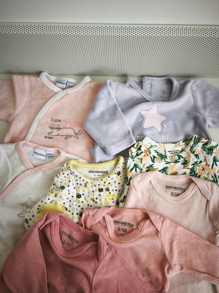 Lot de bodies et pyjamas bébé fille naissance - photo numéro 2