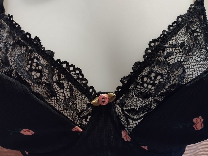 Ensemble sous vêtements noir petite fleur - photo numéro 4