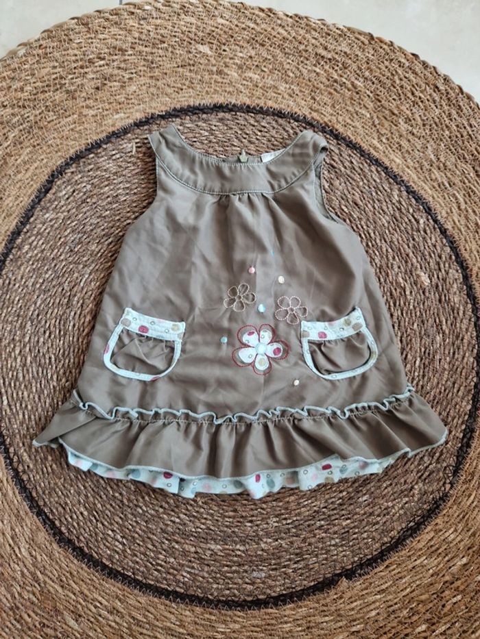 Jolie robe taille 6 mois