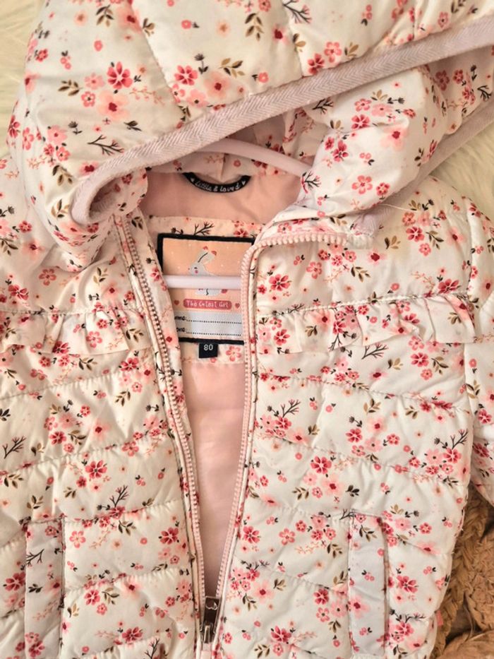 🌸 Magnifique Doudoune fleurie rose C&A - photo numéro 3