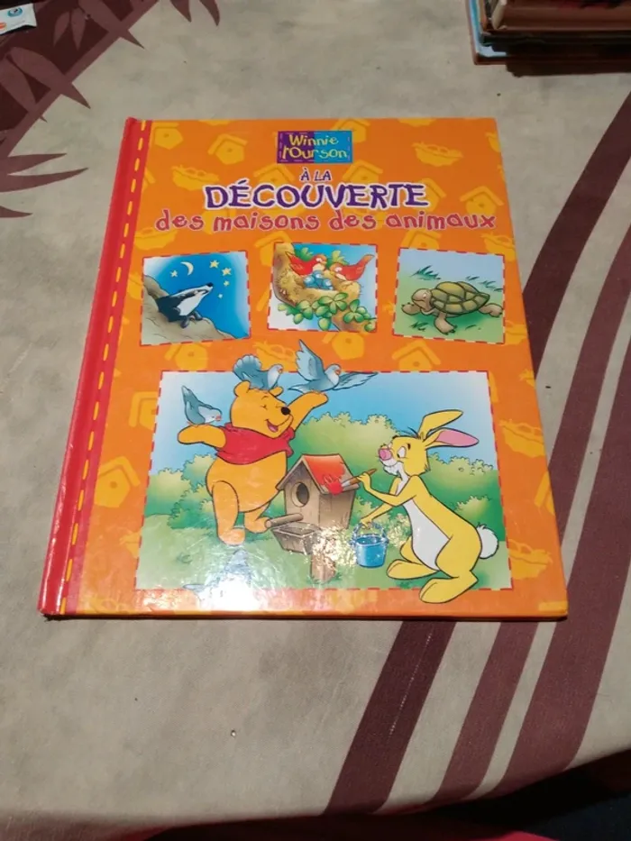 Livre Winnie l'ourson à la découverte des maisons des animaux