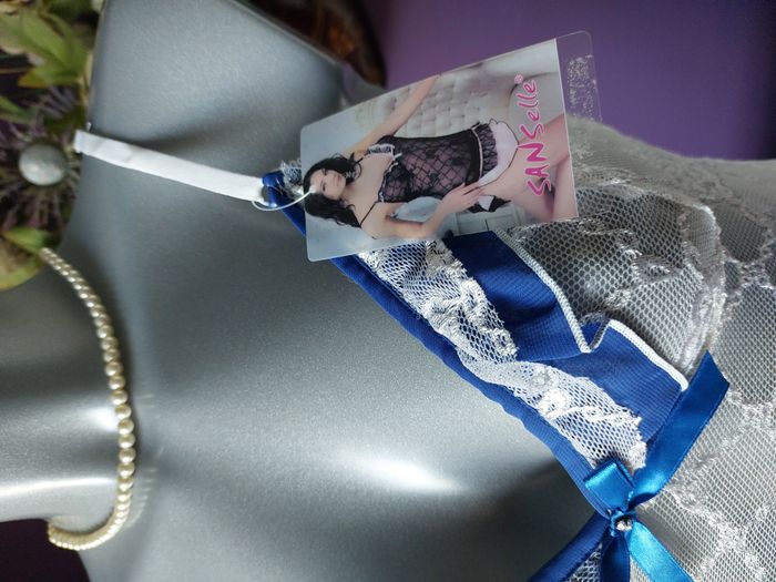 Ensemble nuisette blanche et bleu royal avec strass / Taille L 40 - photo numéro 6