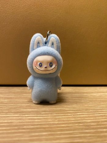 Petit porte clef Labubu bleu neuf