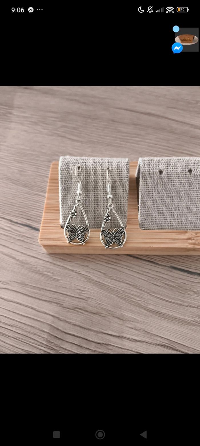 Boucles d'oreilles papillon argenté