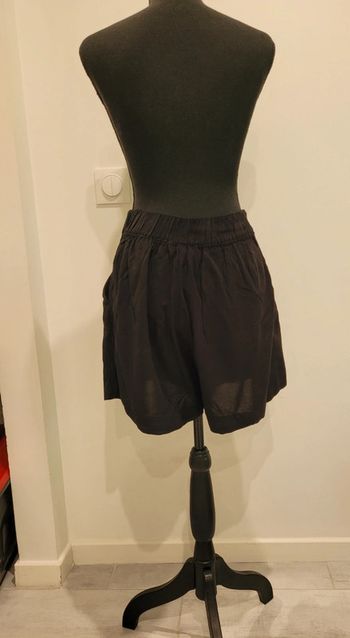 Short H&M, taille 38.