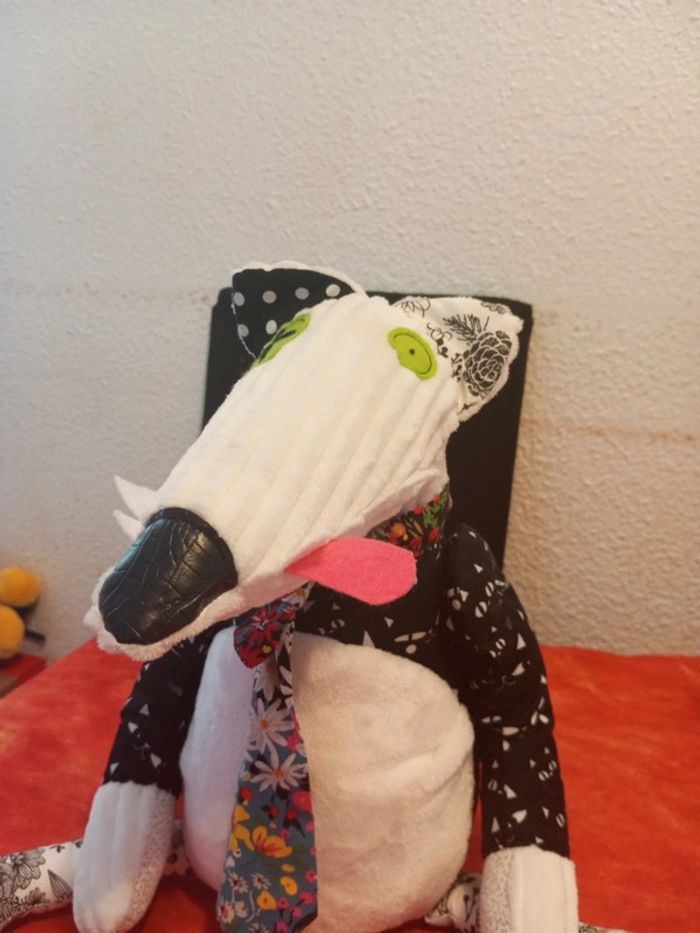 Grand loup patchwork avec cravate - photo numéro 6