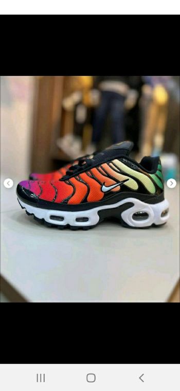 Nike tn multi couleurs 35