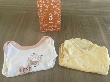 Lot de 2 bodies taille 3 mois