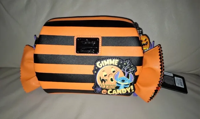 Sac à bandoulière stitch disney loungefly 
bonbon - photo numéro 3