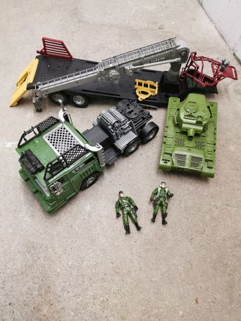 Camion et a de l'armée