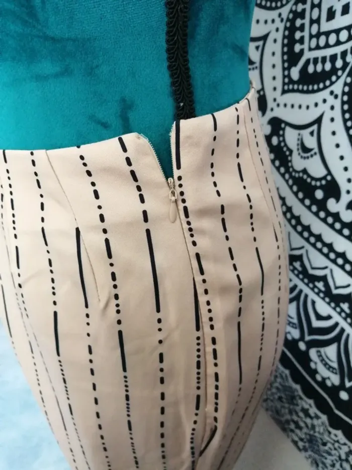 Pantalon droit fluide beige rayé noir fentes et fermeture sur le côté / shein / (S) - photo numéro 3