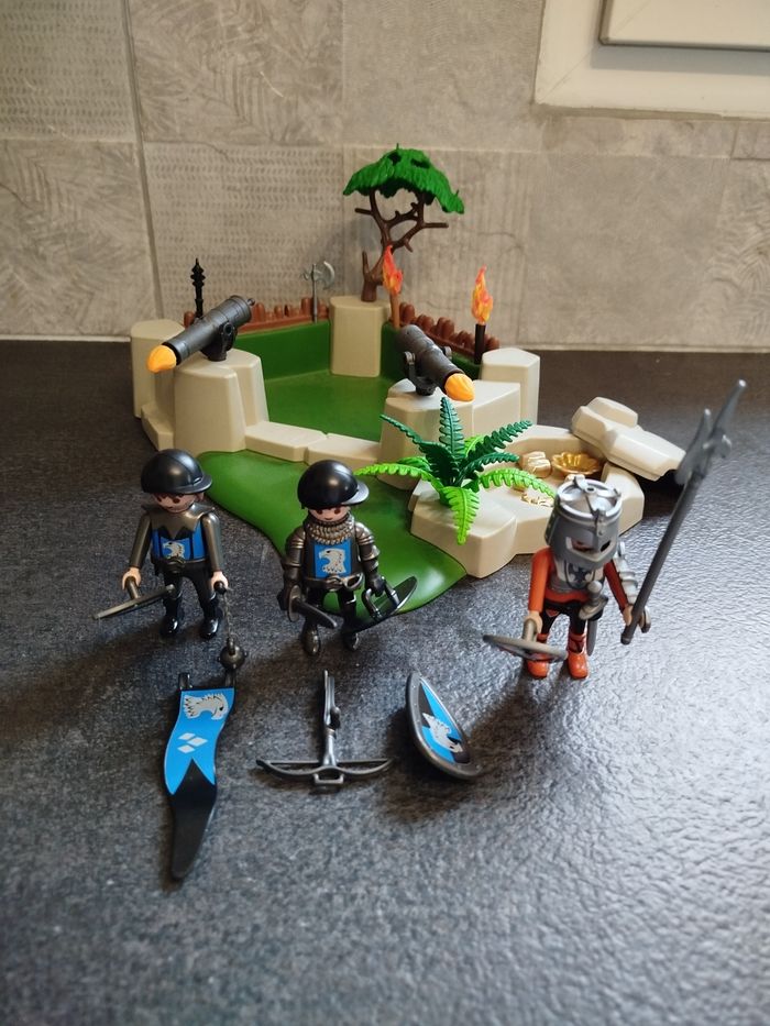Chevaliers avec canon