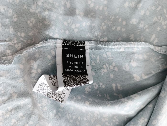 Soleia - Robe courte vacances décontractée
Avec dos vu, col en V et imprimé floral - photo numéro 5