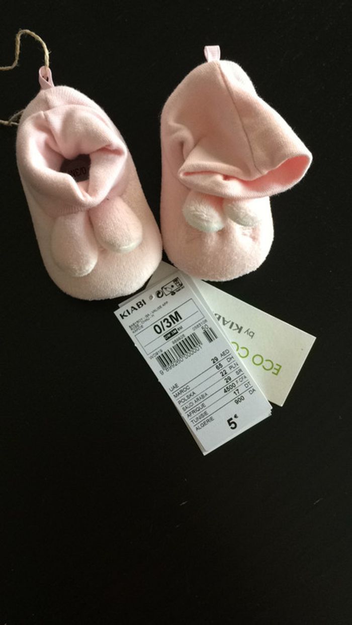 Chaussons bébé fille neufs 0-3 mois