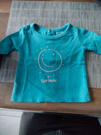 Vends tee shirt manche longue taille 3 mois