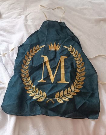 Tablier cuisine avec la lettre M neuf