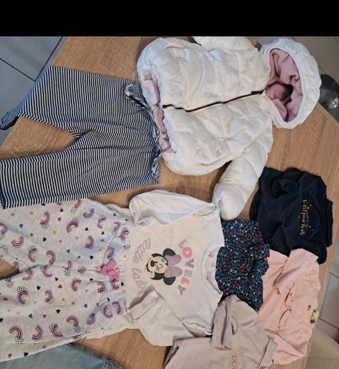 Lot de vêtements fille 12 mois - photo numéro 4