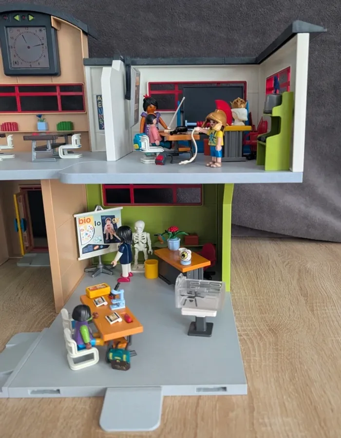École aménagé playmobil - photo numéro 9