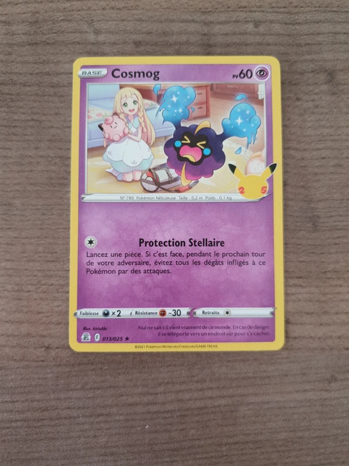 Carte Pokémon Cosmog 013/25 Célébrations 25 ans - photo numéro 1