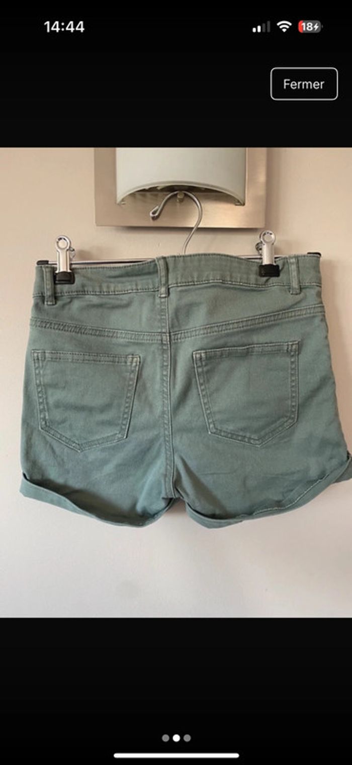 Short kaki - photo numéro 2