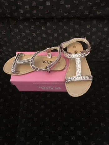 Jolies sandales Roses avec strass