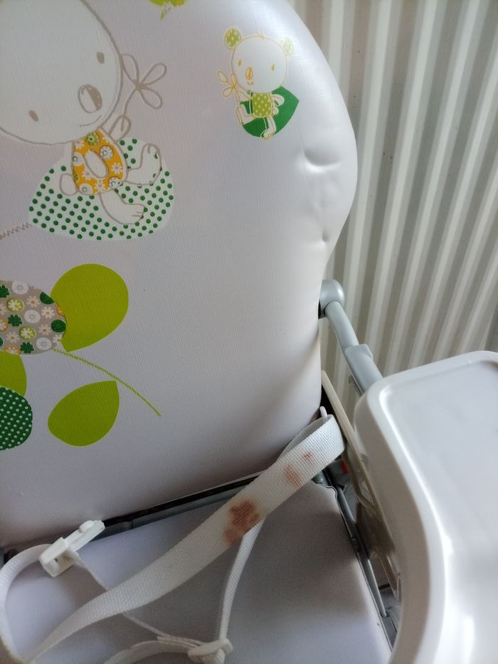 Chaise haute + parc avec matelas / tapis - photo numéro 2